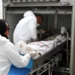 Atado de pies y manos hallaron el cuerpo de un hombre en Medellín