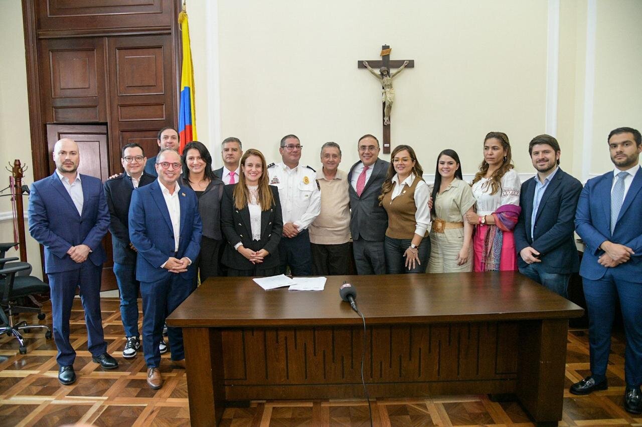 Proyecto de Ley podría exonerar pago de impuesto vehicular de bomberos Proyecto de Ley podría exonerar pago de impuesto vehicular de bomberos