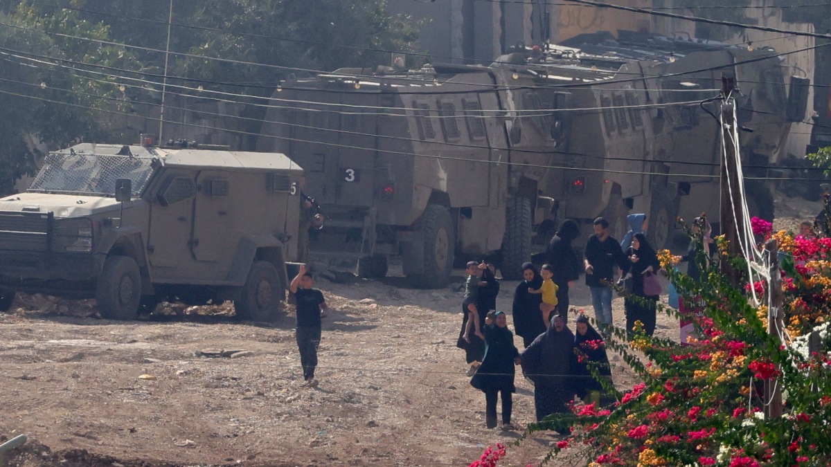14 palestinos muertos tras cinco días de asedio militar israelí en el campamento de refugiados de Yenín 14 palestinos muertos tras cinco días de asedio militar israelí en el campamento de refugiados de Yenín