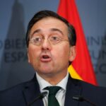 Albares insiste en una nueva carta a la presidenta del Parlamento Europeo en que permita el uso oficial del catalán en las instituciones de la UE