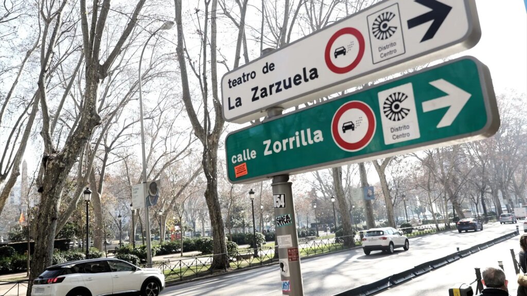 Almeida prepara una nueva ordenanza de movilidad sostenible mientras estudia si recurre la sentencia contra las ZBE