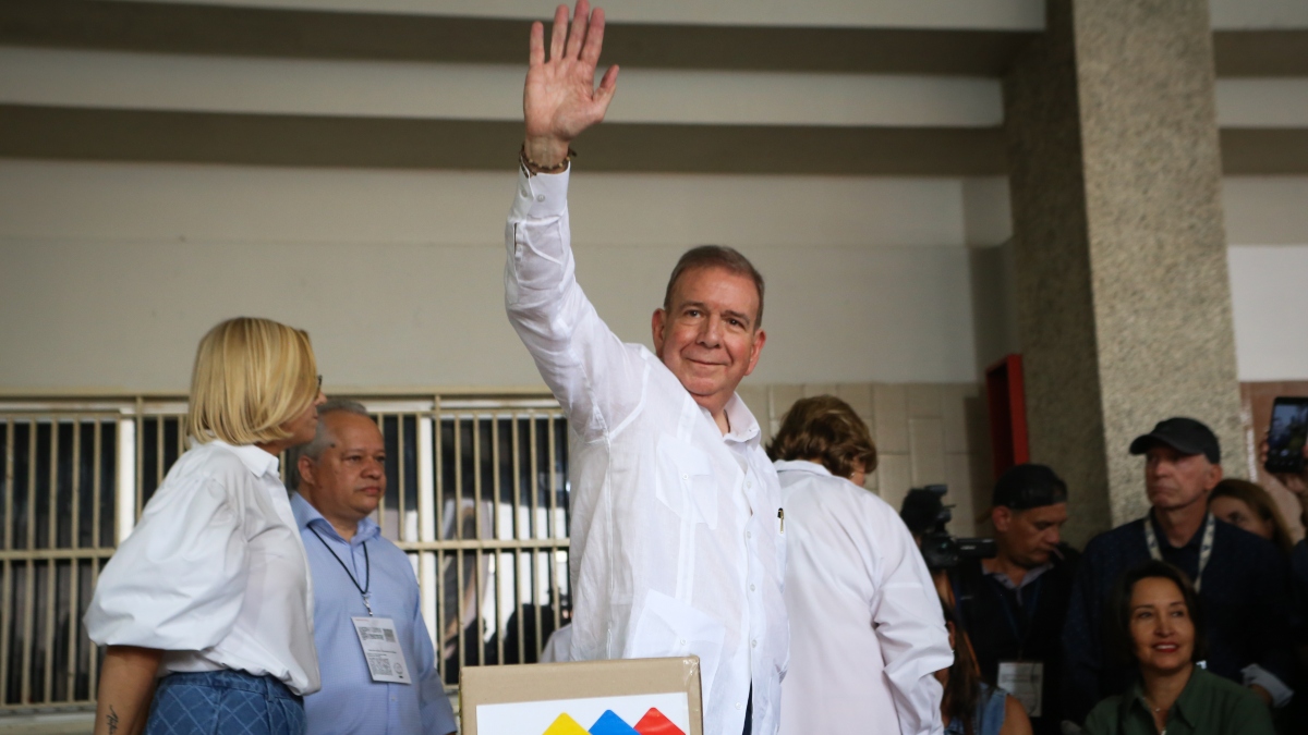 Edmundo González admite que fue chantajeado por Maduro para refrendar su victoria como condición para salir de Venezuela Edmundo González admite que fue chantajeado por Maduro para refrendar su victoria como condición para salir de Venezuela