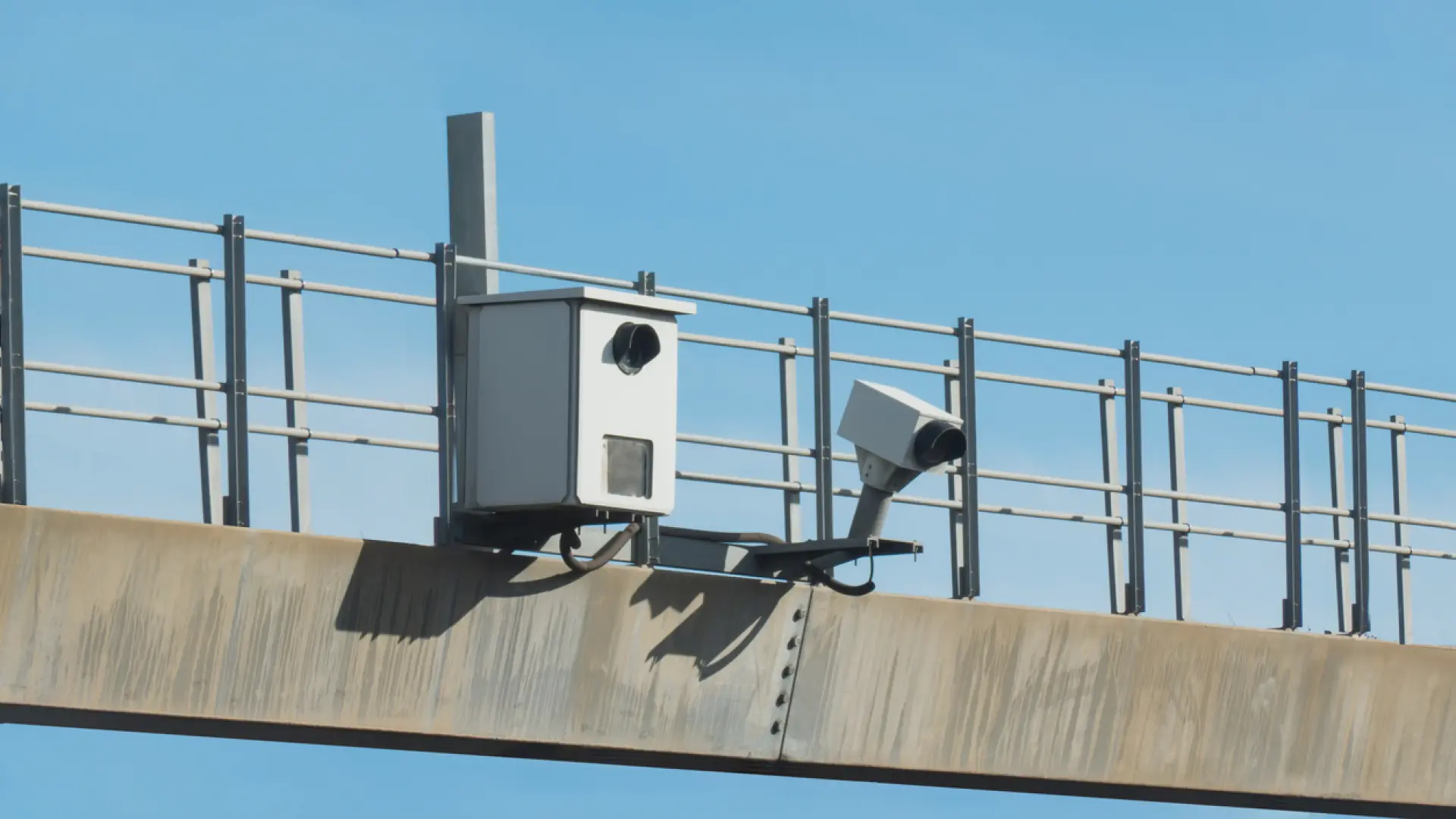 El radar de Galicia, que no solo controlará la velocidad (cinturón, líneas continuas, móvil…), ¿dónde se encuentra?