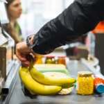 La cesta de la compra básica baja un 3,27% a la espera de la subida del IVA