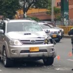 Ciclista falleció al chocar de frente contra una camioneta en Medellín