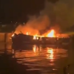 un pesquero se hunde tras incendiarse y despliegan barreras para evitar un derrame