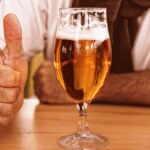 el primer trago de cerveza