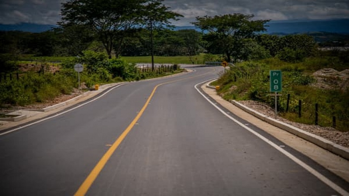 Lluvias de las últimas horas generaron deslizamientos en vías de Antioquia Lluvias de las últimas horas generaron deslizamientos en vías de Antioquia