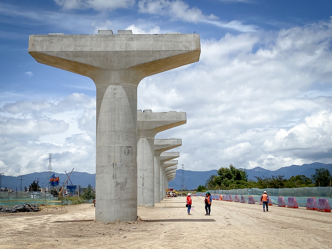 A buscar rutas alternas: Por obras cerrarán vías de la 1 de Mayo A buscar rutas alternas: Por obras cerrarán vías de la 1 de Mayo