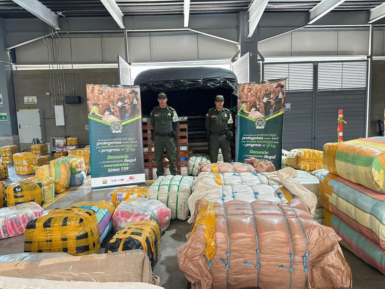 Medellín: Decomisaron millonario cargamento de contrabando de ropa interior