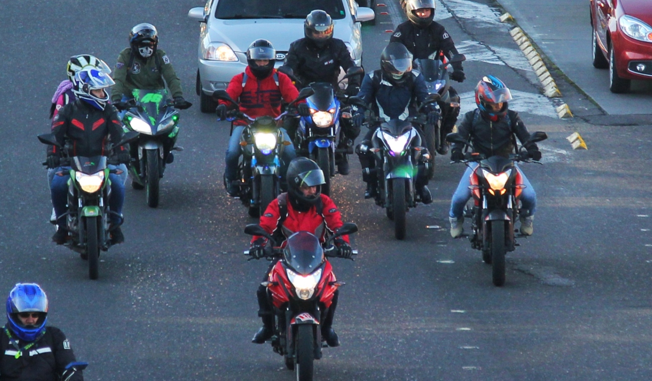 Motociclistas tendrían que andar más lento por nuevas medidas de movilidad Motociclistas tendrían que andar más lento por nuevas medidas de movilidad