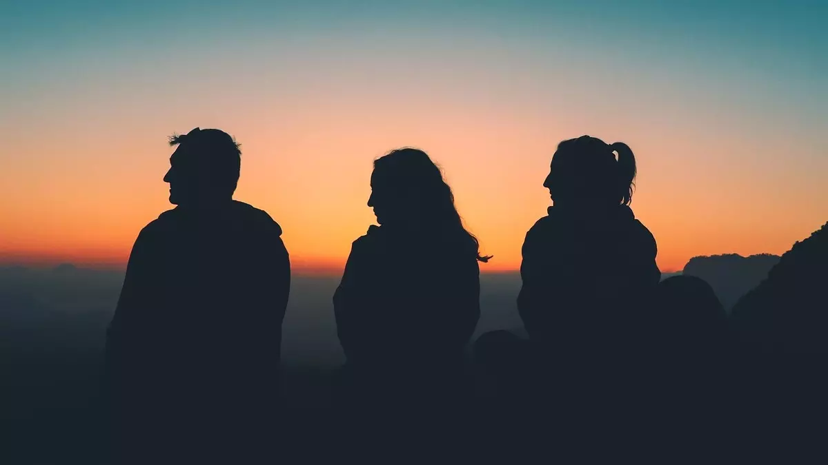 ¿Se puede estar enamorado de dos personas a la vez? Los expertos nos dan la respuesta
