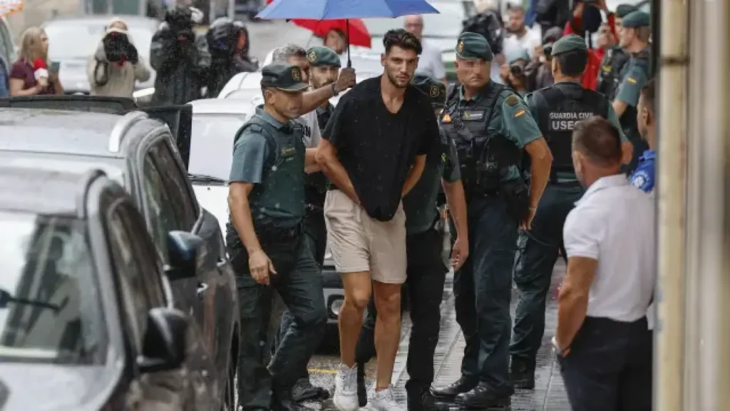 Rafa Mir es puesto en libertad provisional pero investigado por una agresión sexual con acceso carnal