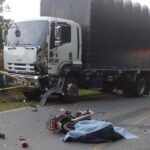 Dos muertos en choque frontal entre moto y camión en vía El Peñol-Guatapé