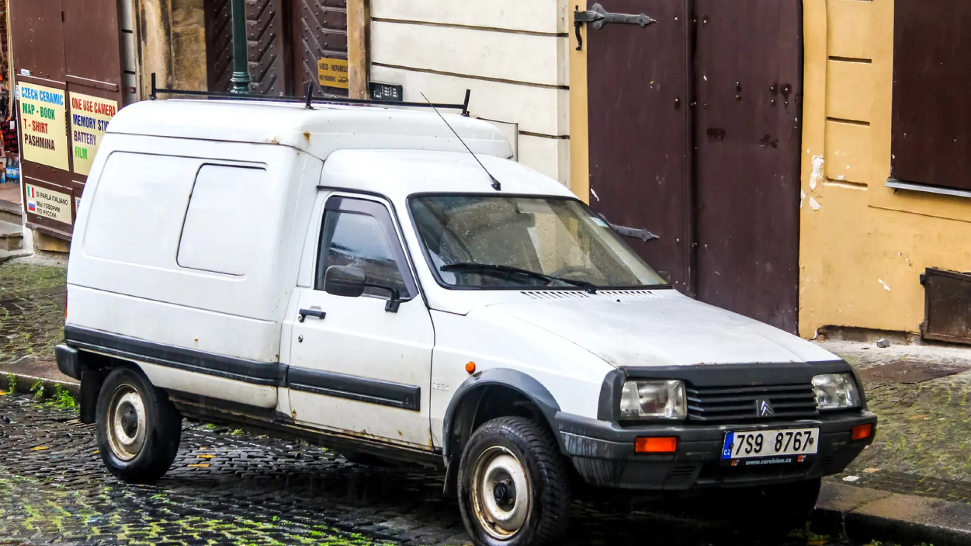 ¿Por qué la Citroën C 15 está considerada como el vehículo indestructible? El mecánico de la ITV da las claves