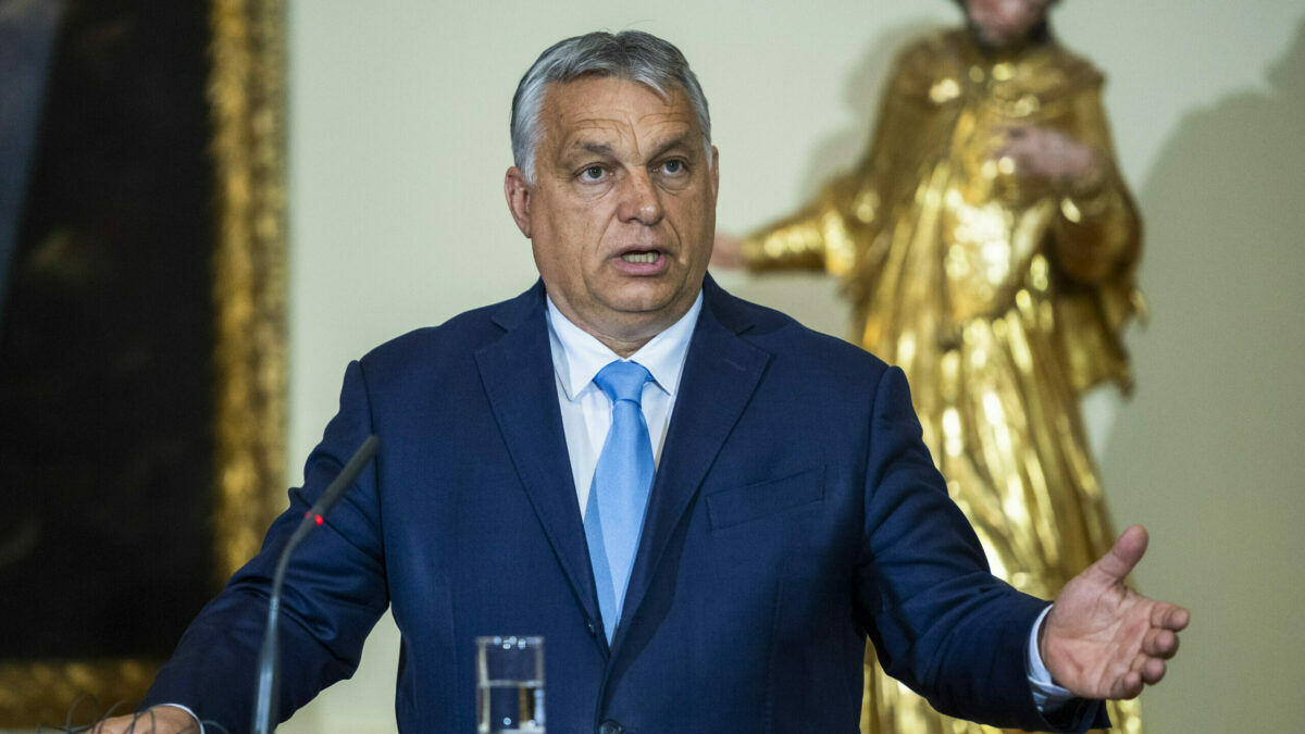 Bruselas denuncia a Hungría ante el TJUE por violar derechos fundamentales con su ‘Ley de Soberanía’ Bruselas denuncia a Hungría ante el TJUE por violar derechos fundamentales con su ‘Ley de Soberanía’