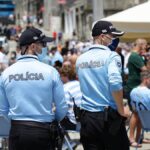 Detienen en Lisboa a tres hombres que explotaban sexualmente a mujeres con ayuda de la policía Detienen en Lisboa a tres hombres que explotaban sexualmente a mujeres con ayuda de la policía