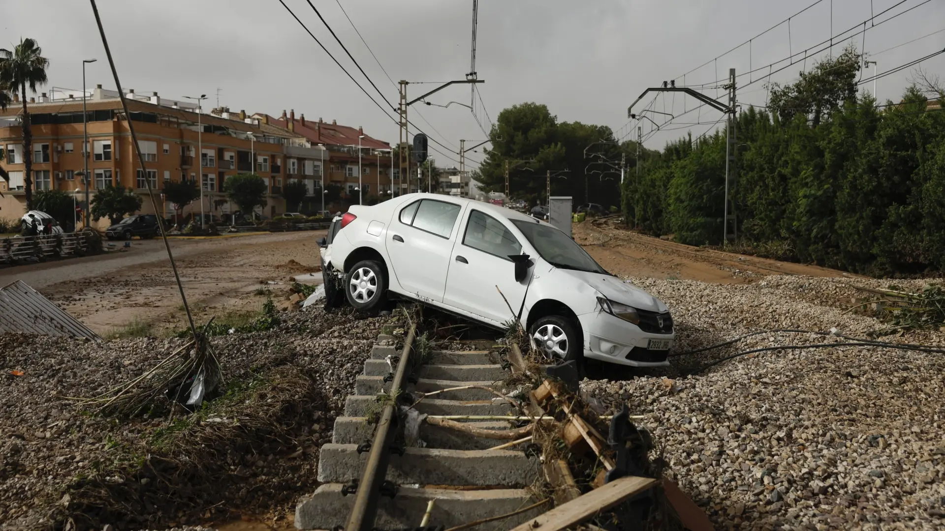 Adif y Renfe restablecen este sábado los servicios de larga distancia entre Valencia y Barcelona y las líneas C5 y C6 de Cercanías