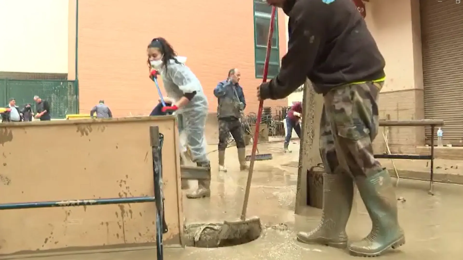 Sin comercios abiertos, sin colegios, con riesgos para la salud… Paiporta, en «situación crítica» 19 días después de la DANA