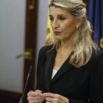Yolanda Díaz avisa de que nadie debe acudir a su puesto de trabajo «si no existen condiciones de seguridad» Yolanda Díaz avisa de que nadie debe acudir a su puesto de trabajo «si no existen condiciones de seguridad»