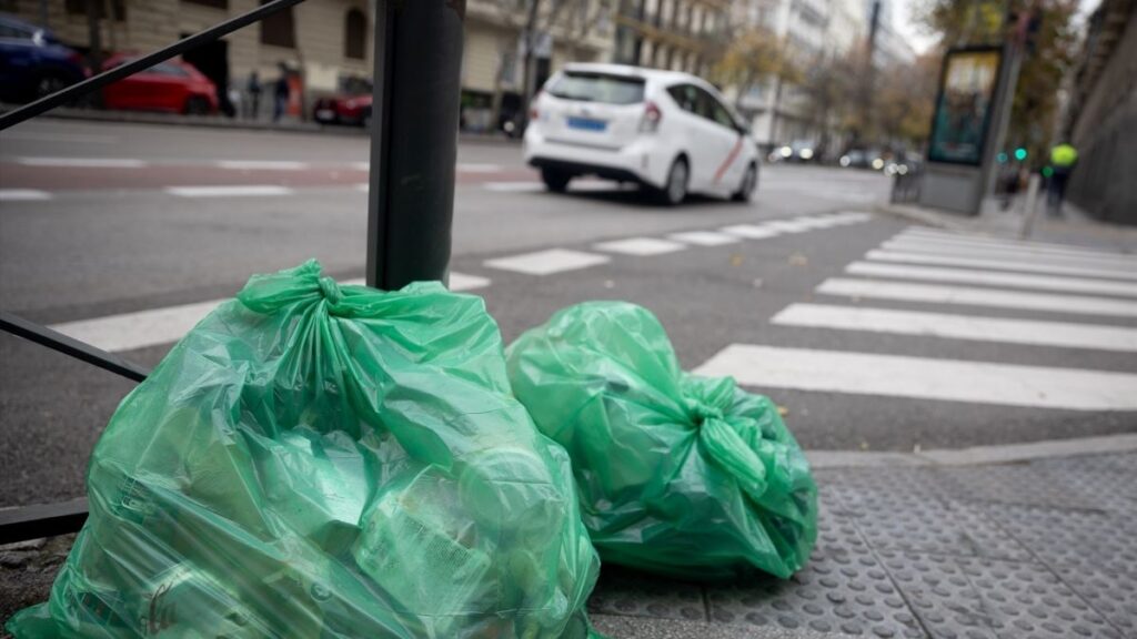 Los ayuntamientos recaudarán 3.800 millones con la tasa de basuras, el mayor ingreso tras el IBI