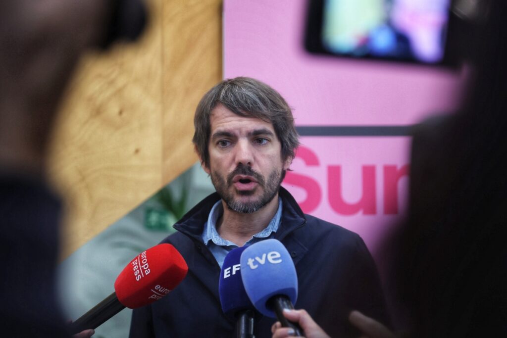 Sumar pide que si Mazón «no escucha a la calle» sea Feijóo quien le exija dar «un paso atrás»