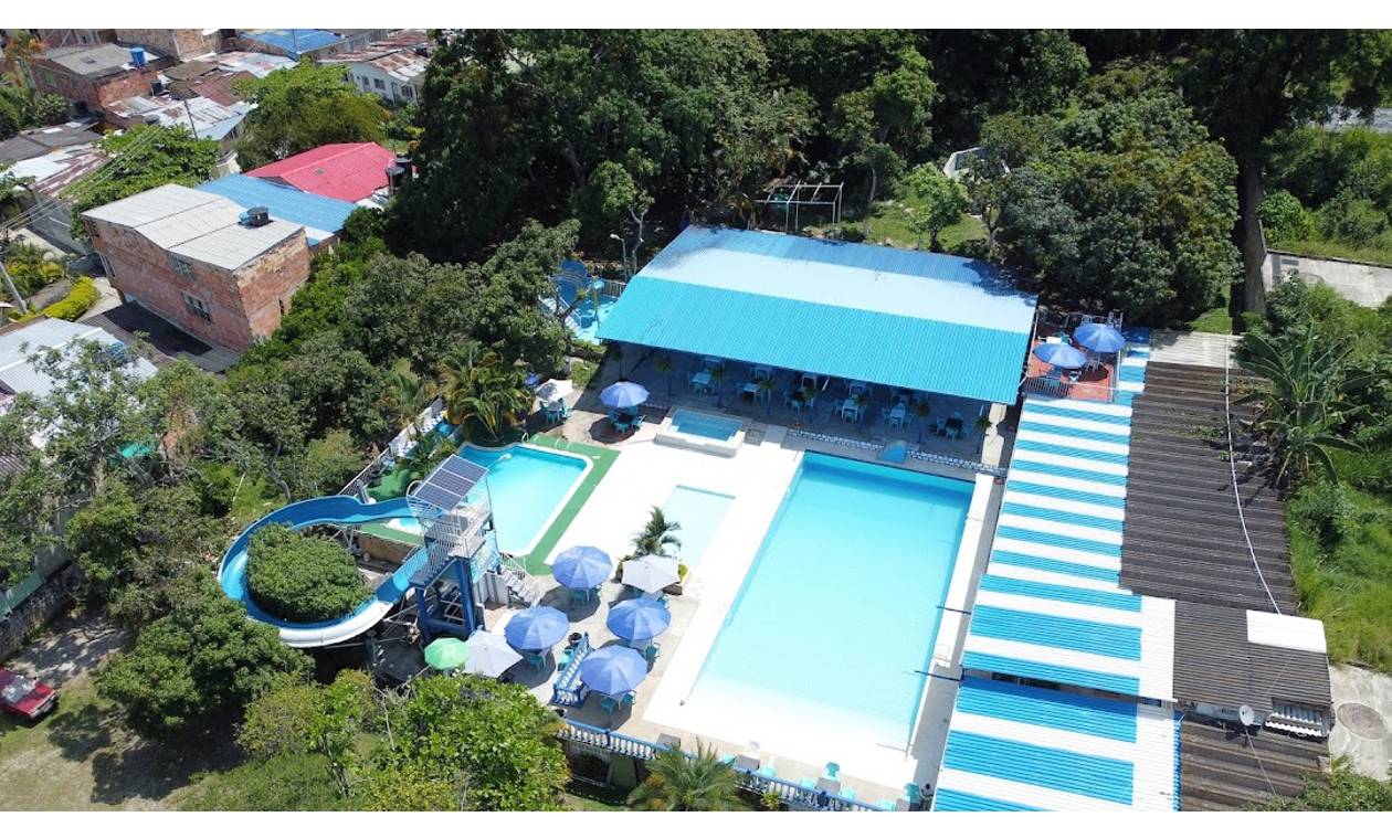 Plan cerca de Bogotá: Desayuno, almuerzo y piscina por solo .000