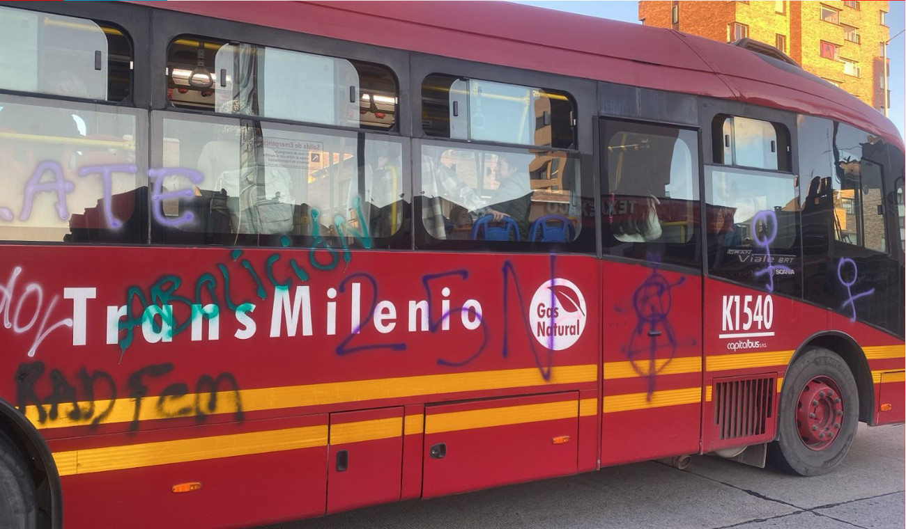 [Video] Estaciones de TransMilenio vandalizadas en medio de protestas
