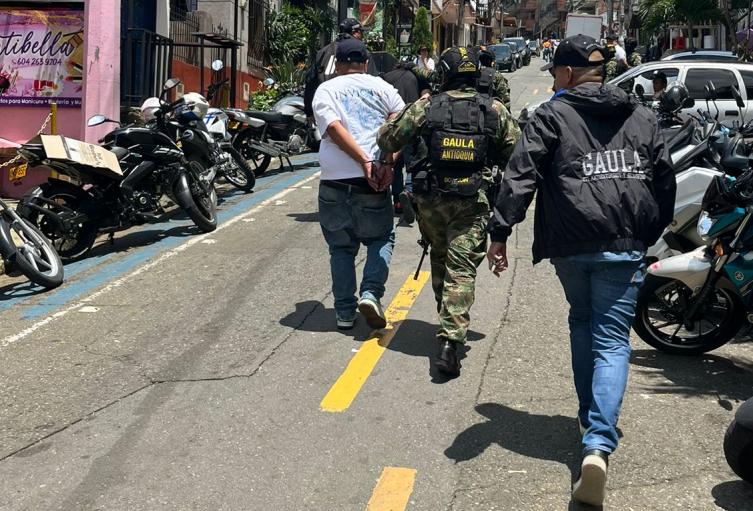 La cultura del falso servicio de vigilancia: otra extorsión en Medellín