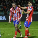 El Atlético remonta al límite ante el Cacereño para seguir con vida en la Copa del Rey