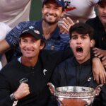 «La boca cerrada y los oídos abiertos»