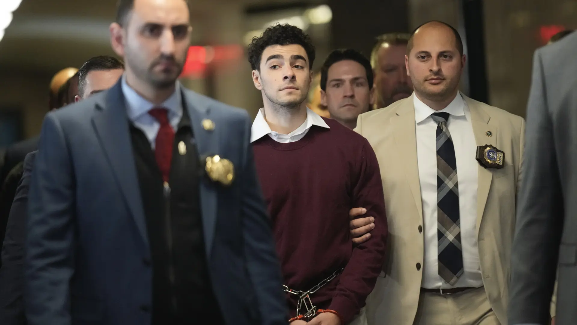Luigi Mangione se declara «inocente» de los cargos de terrorismo y asesinato en relación a la muerte del CEO de UnitedHealthcare