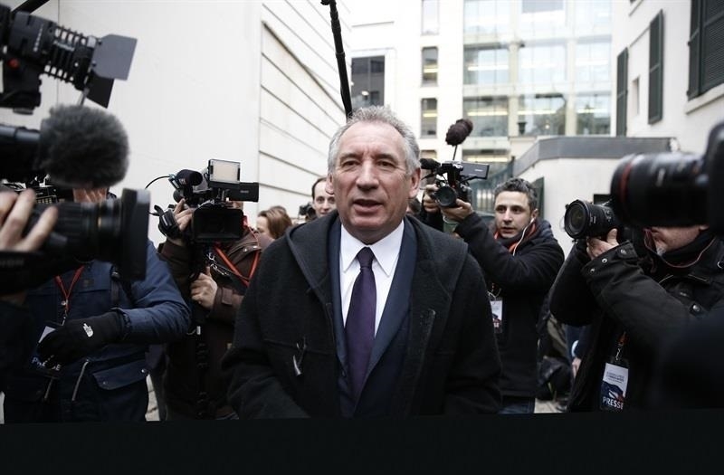 Macron elige al centrista François Bayrou como nuevo primer ministro de Francia Macron elige al centrista François Bayrou como nuevo primer ministro de Francia