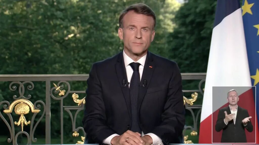 Se agudiza la crisis en Francia: Macron intenta in extremis salvar el vacío de poder con un primer ministro improvisado Se agudiza la crisis en Francia: Macron intenta in extremis salvar el vacío de poder con un primer ministro improvisado