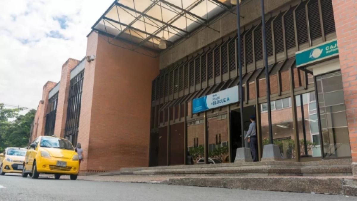 Denuncian «masacre laboral» en el Hospital Alma Máter de Medellín Denuncian «masacre laboral» en el Hospital Alma Máter de Medellín
