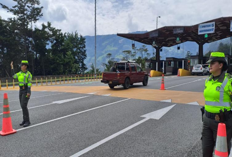 Noticias Antioquia: Unos 2 mil uniformados vigilarás las vías en fin de año Noticias Antioquia: Unos 2 mil uniformados vigilarás las vías en fin de año