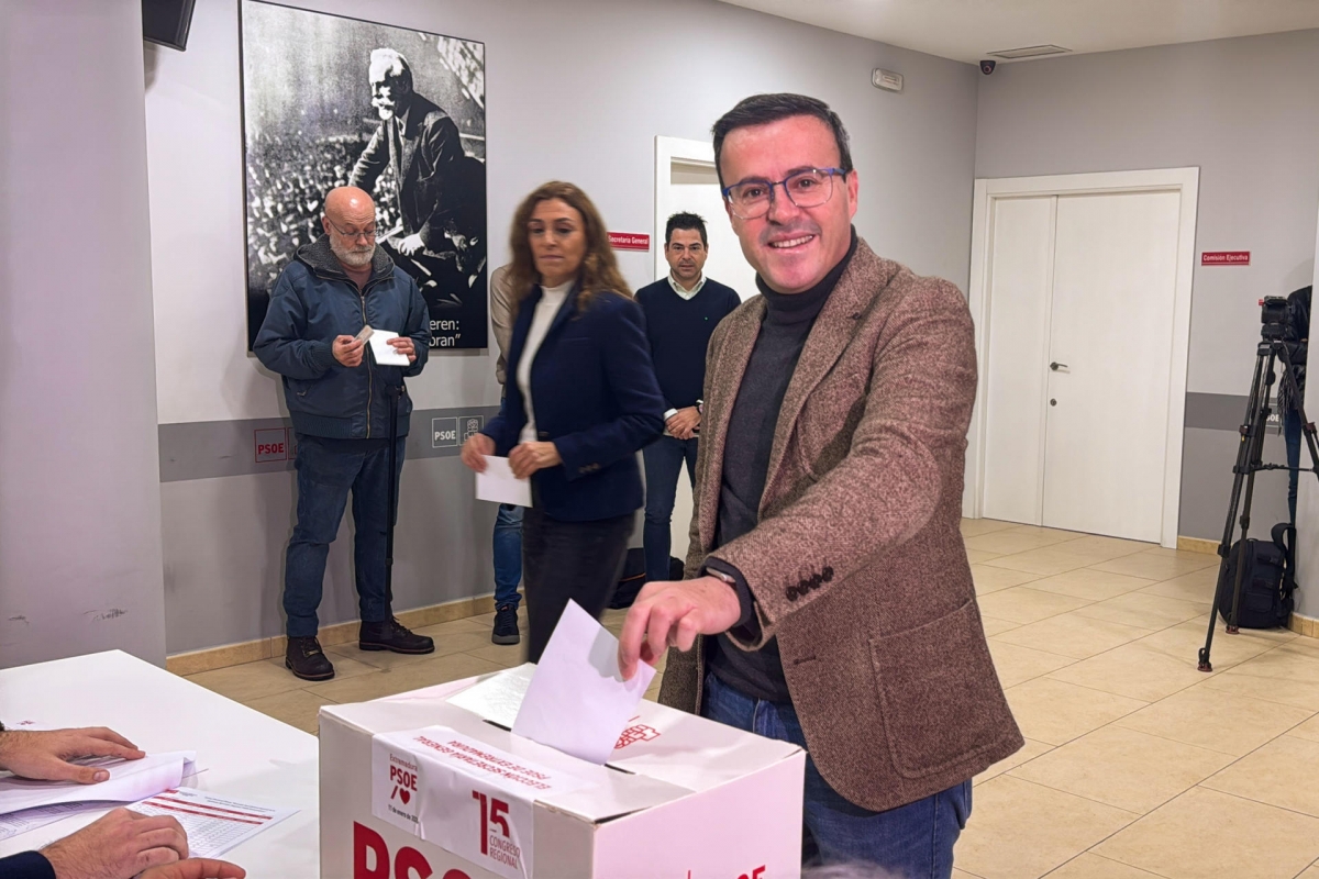 El PSOE de Extremadura inicia sus primarias: hay 9.000 militantes llamados a votar