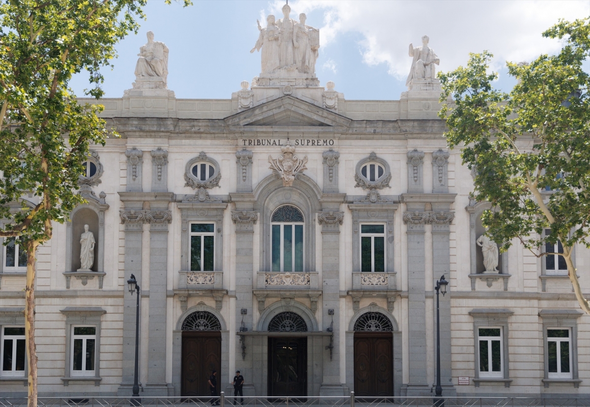 El TS tumba otro decreto de Bolaños: considera «discriminatoria» la normativa sobre el acceso a la abogacía y la procura