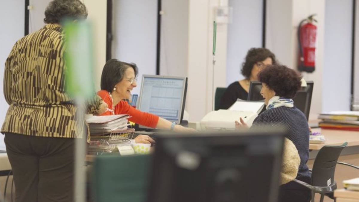 El sueldo de tres millones de funcionarios crecerá otro 0,5% con carácter retroactivo desde 2024 El sueldo de tres millones de funcionarios crecerá otro 0,5% con carácter retroactivo desde 2024