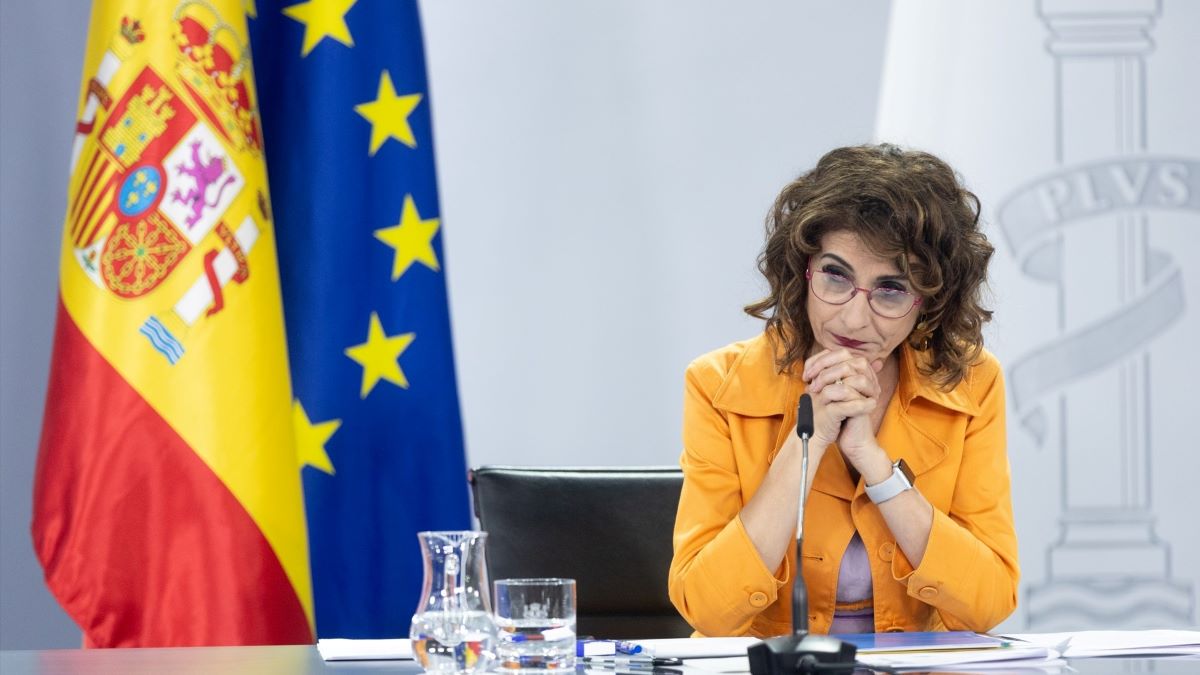 Junts aprieta a Montero por el cupo catalán y solicita su comparecencia en el Senado Junts aprieta a Montero por el cupo catalán y solicita su comparecencia en el Senado