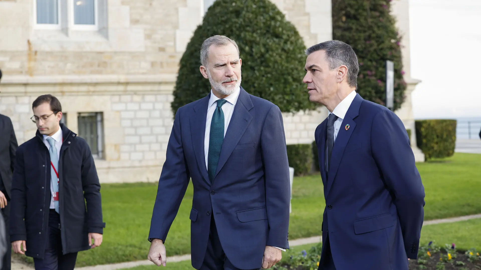 Moncloa dice que el Rey y Sánchez «están alineados» respecto a los actos por los 50 años de la muerte de Franco Moncloa dice que el Rey y Sánchez «están alineados» respecto a los actos por los 50 años de la muerte de Franco