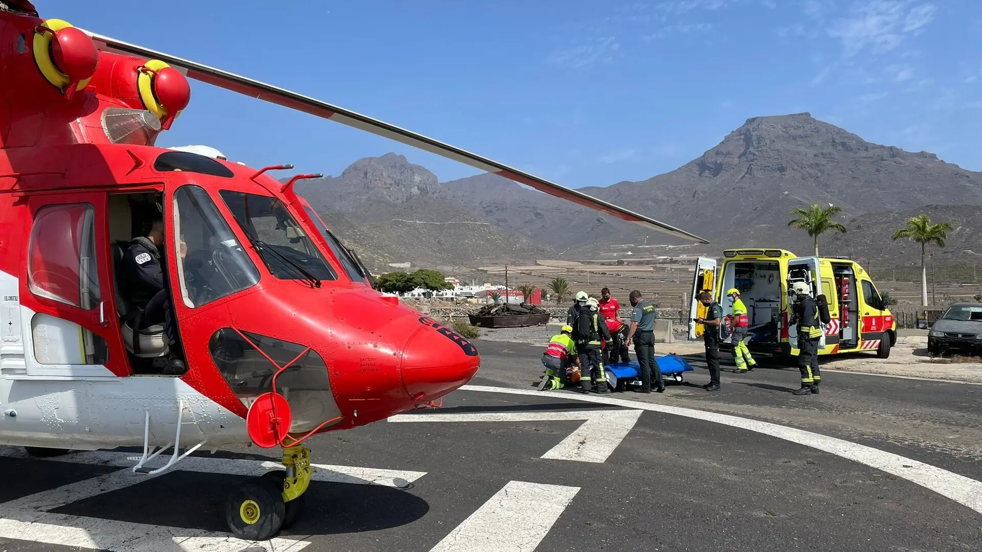 Muere un bañista de 80 años en Tenerife tras ser rescatado del agua en parada cardiorrespiratoria Muere un bañista de 80 años en Tenerife tras ser rescatado del agua en parada cardiorrespiratoria
