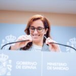 Sanidad prohibirá ejercer a los MIR en la privada para que cubran las vacantes de la pública