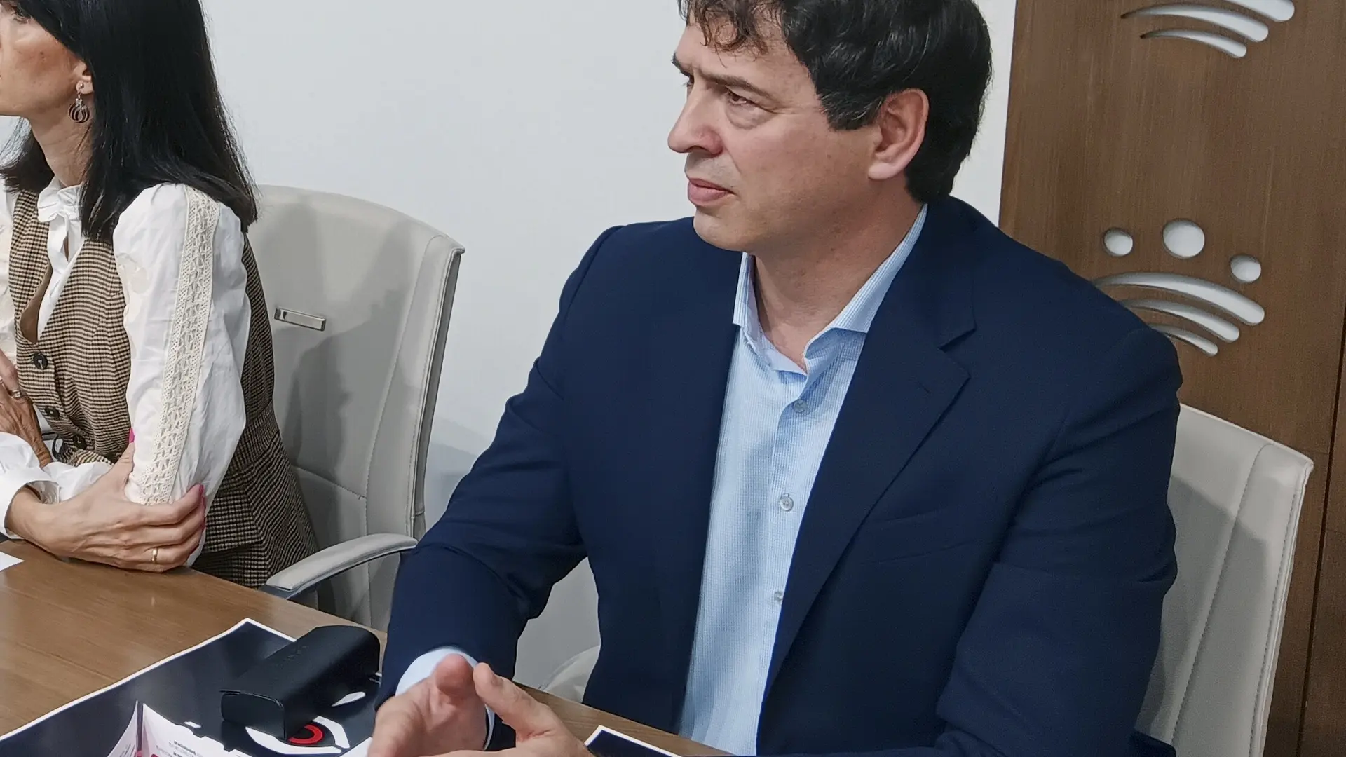 El Gobierno sale en tromba a defender al hermano de Sánchez tras su dimisión y apunta a una «persecución» El Gobierno sale en tromba a defender al hermano de Sánchez tras su dimisión y apunta a una «persecución»