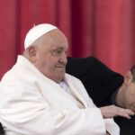 El Papa se reunió en el hospital con el secretario de Estado vaticano