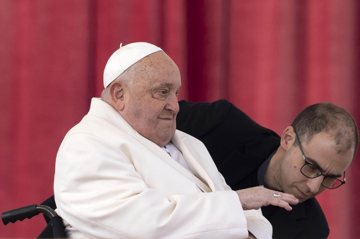 El Papa se reunió en el hospital con el secretario de Estado vaticano