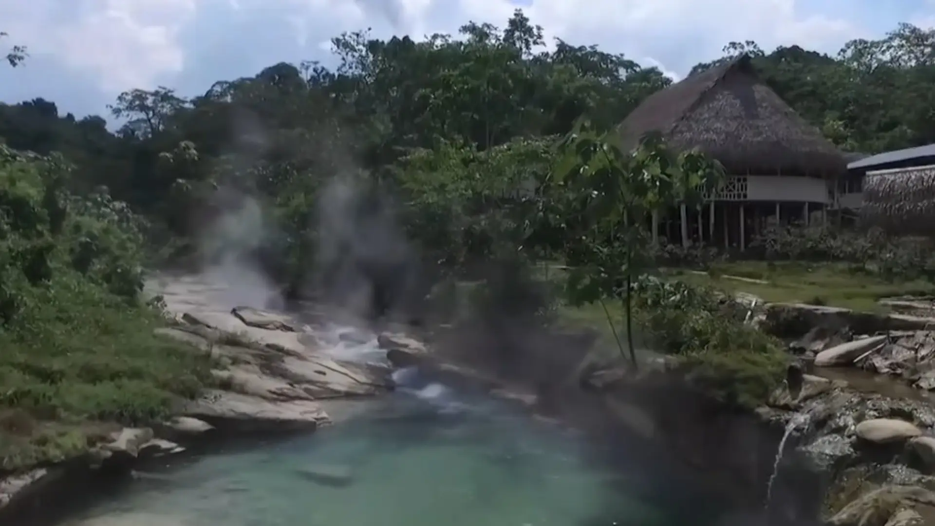 El misterioso río de Perú que es tan caliente que hierve vivas a sus víctimas El misterioso río de Perú que es tan caliente que hierve vivas a sus víctimas