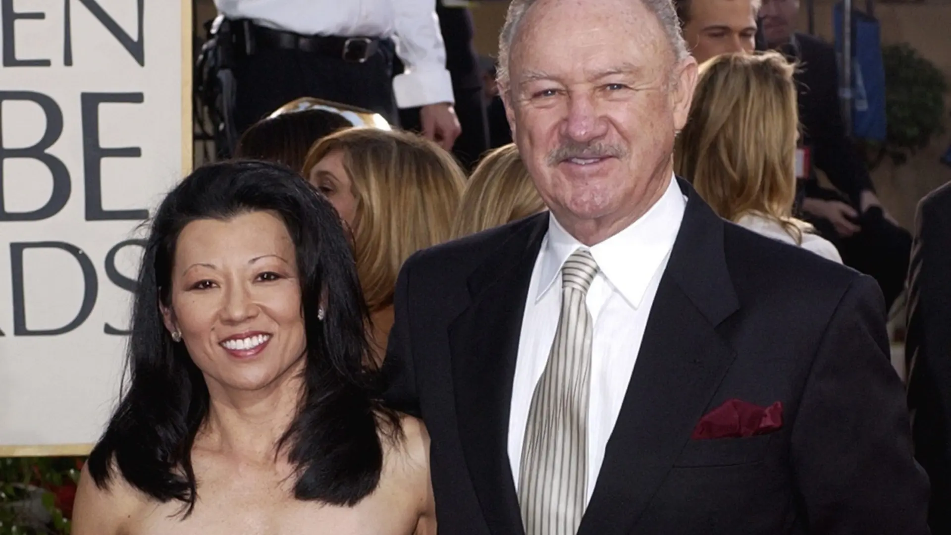 Encuentran «pastillas esparcidas» junto al cuerpo de Betsy Arakawa, mujer de Gene Hackman Encuentran «pastillas esparcidas» junto al cuerpo de Betsy Arakawa, mujer de Gene Hackman