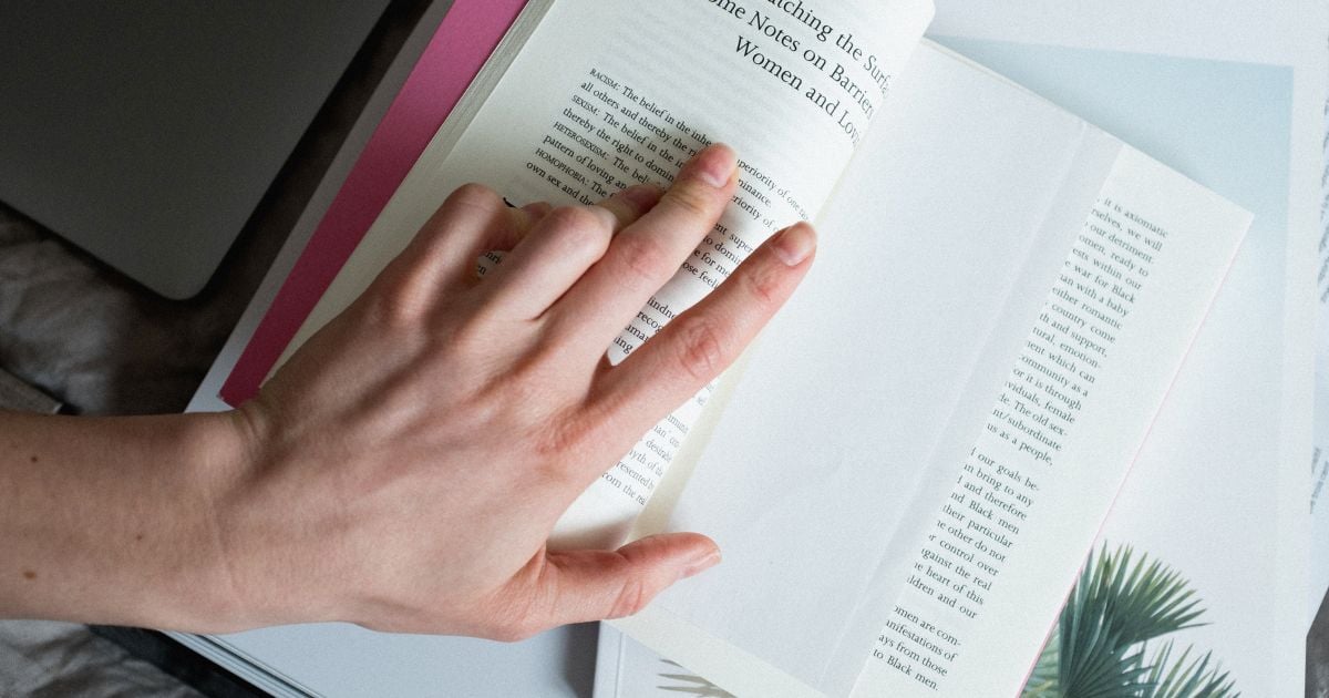 Las grandes ventajas de leer en voz alta; le ayudará en sus actividades diarias Las grandes ventajas de leer en voz alta; le ayudará en sus actividades diarias