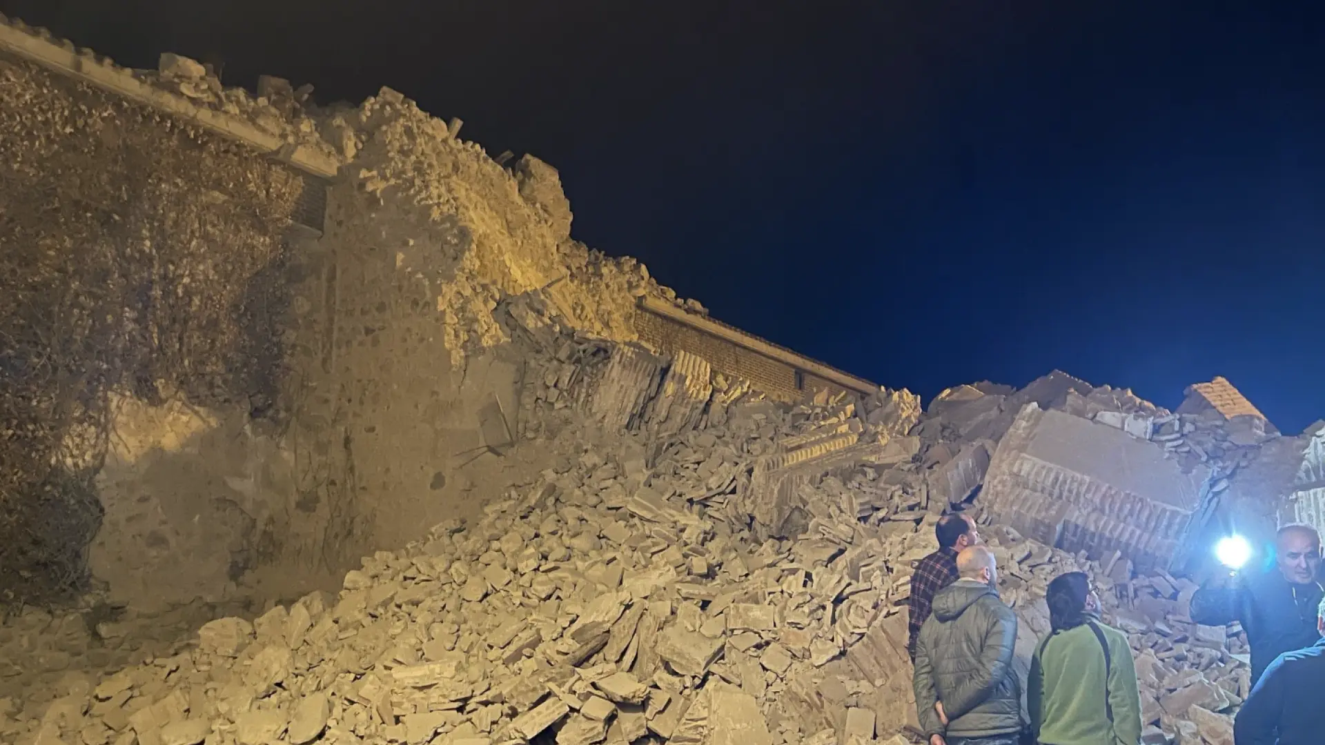 la torre de la iglesia de Viguera colapsa de forma repentina